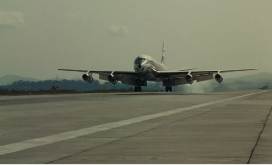 DC8 Landing